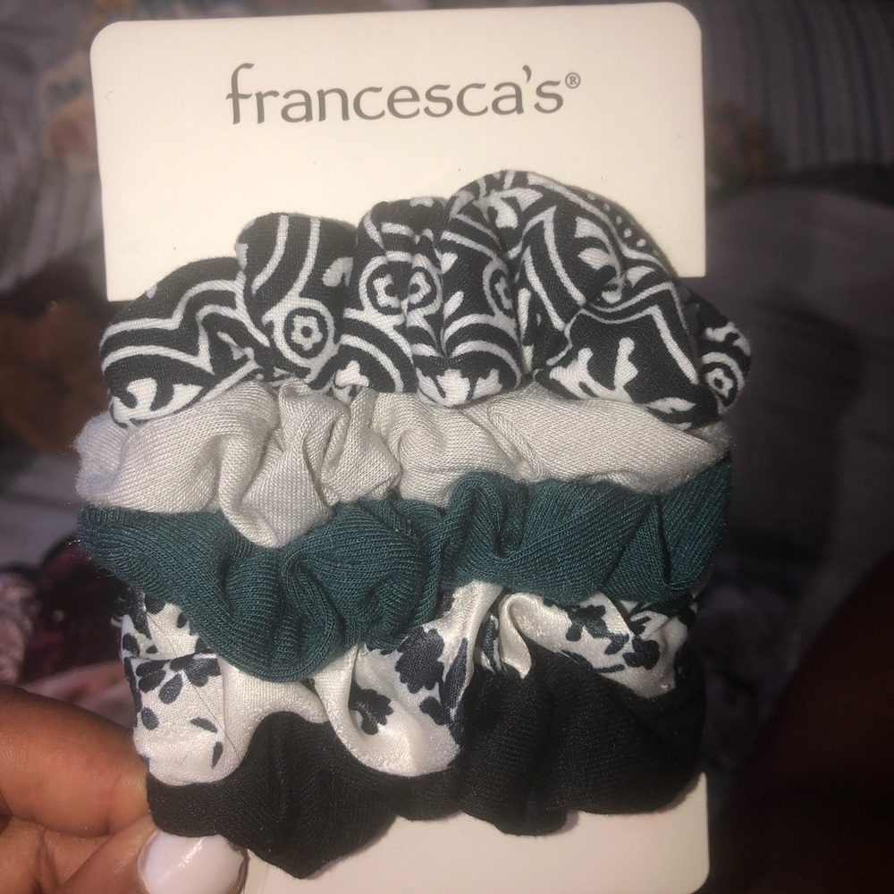 5 peice scrunchie set